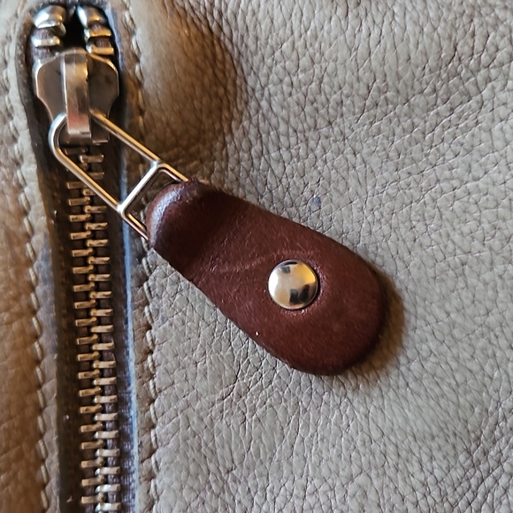 Roots Vintage Leather Messanger Bag - Picture 5 of 10